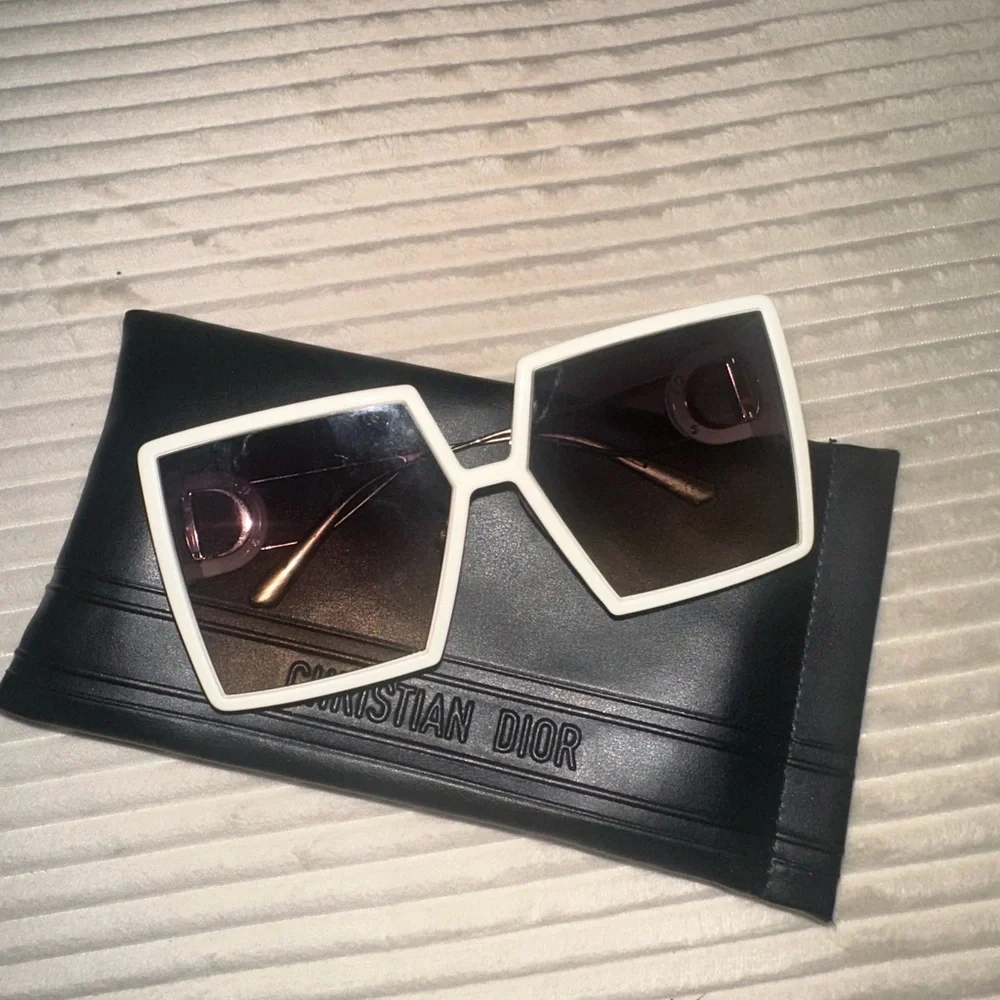 Dior Brown and White Oversized Sunglasses - Picture 1 of 5